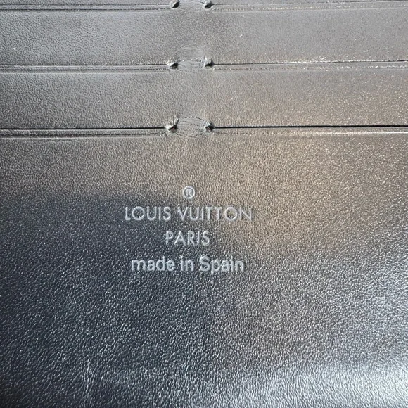 Louis Vuitton Utah Black Leather Organizer Wallet